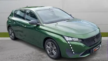 Usata Peugeot 308 Active 131 CV (96 kW) 2023 Verde olivine  meta Berlina