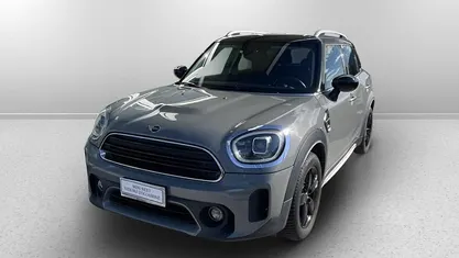 Moonwalk grey metallic Usata 2022 Mini Cooper Countryman Business SUV | 26.500 € (Buon prezzo)