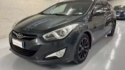 Usata Hyundai i40 136 CV (100 kW) 2011 Grigio scuro Station wagon