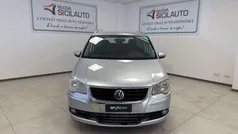 Grigio Usata 2010 VW Touran Trendline Monovolume | 6900 € (Buon prezzo)