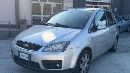 Usata 2004 Ford C-MAX Ghia Monovolume | 2990 € (Buon prezzo)