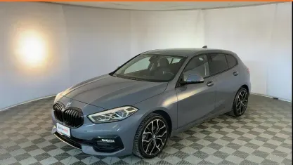 Usata BMW 118 Sport Line 150 CV (110 kW) 2019 Grigio Utilitaria