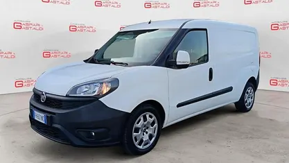 Usata Fiat Doblò 105 CV (77 kW) 2018 Bianco Monovolume