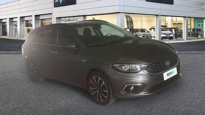Usado Fiat Tipo Lounge 120 CV (88 kW) 2018 Beige Familiar