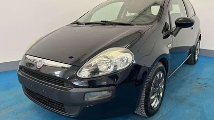 Usata 2011 Fiat Grande Punto Dynamic Utilitaria | 3990 € (Buon prezzo)