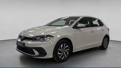 Usata VW Polo Life 95 CV (69 kW) 2023 Grigio / pastello Utilitaria