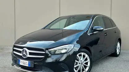 Usata Mercedes B200 150 CV (110 kW) 2019 Nero Monovolume