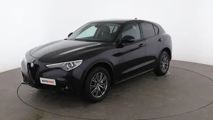 Nero Usata 2018 Alfa Romeo Stelvio Executive SUV | 20.799 € (Buon prezzo)