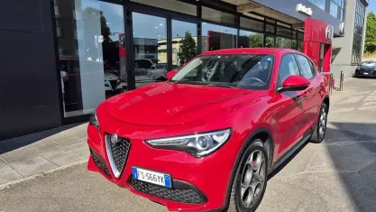 Usata Alfa Romeo Stelvio Tech Edition 160 CV (117 kW) 2018 Rosso SUV