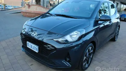 Usata Hyundai i10 67 CV (49 kW) 2023 Grigio Utilitaria