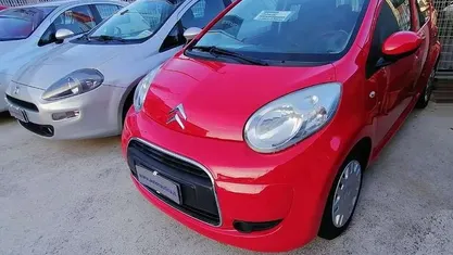 Rosso Usata 2011 Citroën C1 Seduction Due volumi | 6500 € (Buon prezzo)