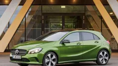 Nero Usata 2016 Mercedes A180 Tre volumi | 13.750 € (Buon prezzo)