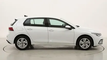 Usata VW Golf VIII Life 110 CV (80 kW) 2023 Berlina