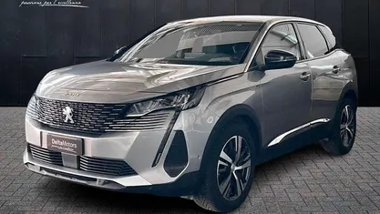 Usata Peugeot 3008 Allure 131 CV (96 kW) 2023 Grigio metallizzato SUV