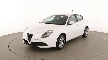 Begagnad Alfa Romeo Giulietta 120 HK (88 kW) 2016 Vit Halvkombi