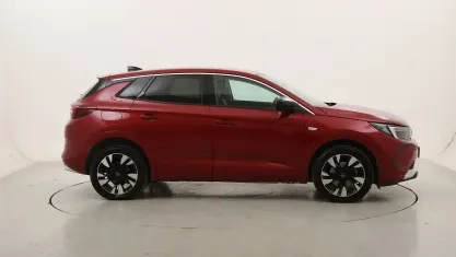 Usata Opel Grandland X Business Elegance 131 CV (96 kW) 2022 Rosso scurorosso scuro SUV