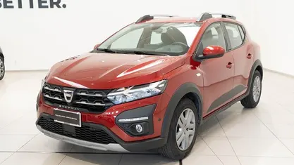 Usata Dacia Sandero Essentiel 91 CV (66 kW) 2023 Rosso fusion Berlina