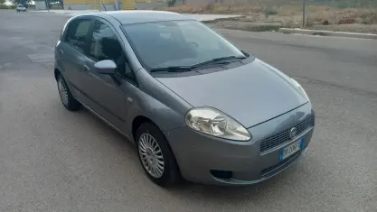 Usata Fiat Grande Punto 75 CV (55 kW) 2009 Grigio Utilitaria