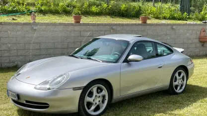 Usata Porsche 911 Carrera 4 300 CV (220 kW) 2001 Grigio Coupé