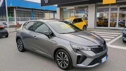 Usata Renault Clio V Techno 91 CV (66 kW) 2025 Berlina