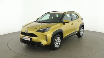 Usata Toyota Yaris Active 92 CV (67 kW) 2023 Oro Utilitaria