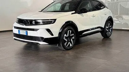 Usata Opel Mokka 131 CV (96 kW) 2025 Argento SUV