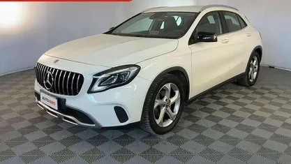 Usata Mercedes GLA200 136 CV (100 kW) 2017 SUV