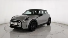 Grigio metallizzato Usata 2024 Mini Cooper Essential Due volumi | 24.900 € (Buon prezzo)