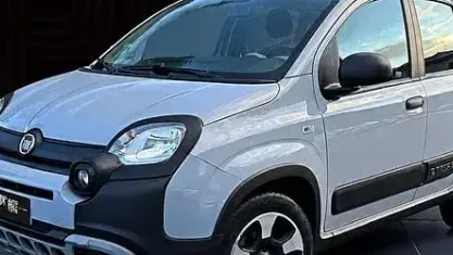 Usata Fiat Panda Cross Cross 69 CV (50 kW) 2024 Nero Utilitaria