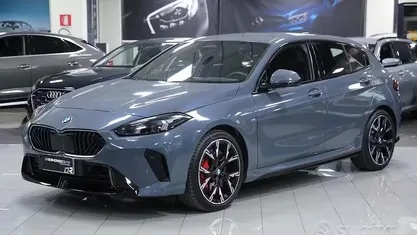Begagnad BMW 118 M Sport 150 HK (110 kW) 2025 Blå Halvkombi
