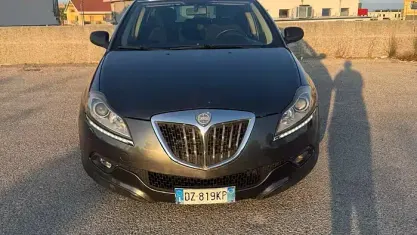 Usata Lancia Delta 120 CV (88 kW) 2009 Grigio Utilitaria