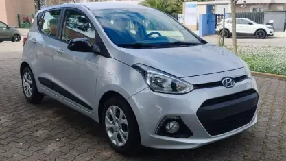Usata Hyundai i10 66 CV (48 kW) 2015 Argento Utilitaria