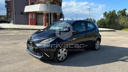 Usata Toyota Aygo X-wave 69 CV (50 kW) 2015 Nero Utilitaria