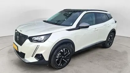 Usata Peugeot 2008 Allure 102 CV (75 kW) 2020 Bianco SUV