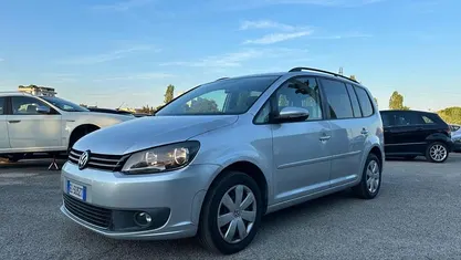 Usata 2012 VW Touran Comfortline Monovolume | 5900 € (Buon prezzo)