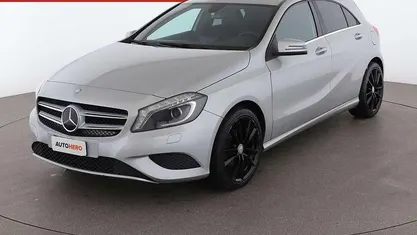 Argento Usata 2015 Mercedes A180 Tre volumi | 13.499 € (Buon prezzo)