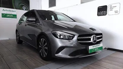 Usata Mercedes 180 Business 136 CV (100 kW) 2021 Grigio Berlina
