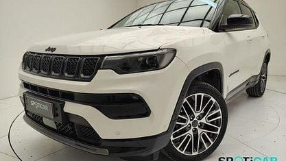 Begagnad Jeep Compass Summit 131 HK (96 kW) 2025 Vit SUV