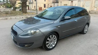 Usata Fiat Croma Emotion 150 CV (110 kW) 2009 Beige Station wagon