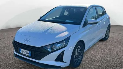 Bianco Nuova 2025 Hyundai i20 Monovolume | 18.500 € (Buon prezzo)