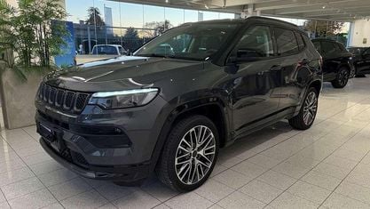 Begagnad Jeep Compass Summit 131 HK (96 kW) 2025 Vit SUV