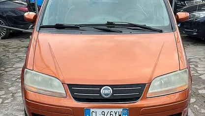 Usata Fiat Idea Emotion 69 CV (50 kW) 2004 Arancione Monovolume