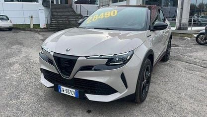 Second-hand Alfa Romeo Junior 136 CP (100 kW) 2024 Bej SUV