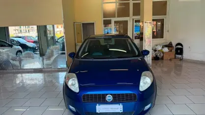 Usata Fiat Grande Punto Dynamic 65 CV (47 kW) 2006 Bluazzurro Utilitaria