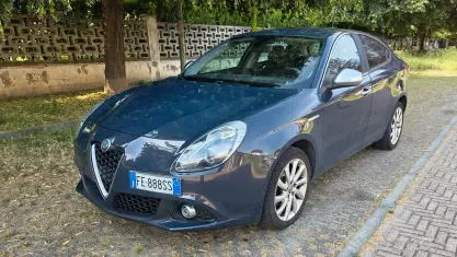 Usata Alfa Romeo Giulietta Super 120 CV (88 kW) 2016 Bluazzurro Utilitaria