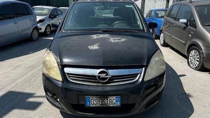 Usata Opel Zafira Enjoy 110 CV (80 kW) 2008 Nero Monovolume