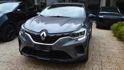 Usata Renault Captur Business 115 CV (84 kW) 2021 Grigio SUV