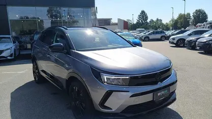 Usata Opel Grandland X 136 CV (100 kW) 2024 Kontrast greytetto nero SUV