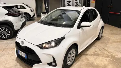 Usata Toyota Yaris Business Edition 72 CV (52 kW) 2023 Utilitaria