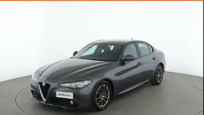 Usata Alfa Romeo Giulia Super 150 CV (110 kW) 2016 Grigio Berlina